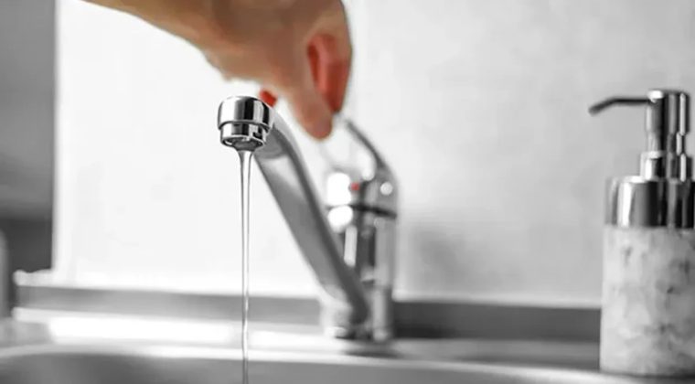 İzmir'de Son Dakika Su Kesintisi: İZSU Bu İl&ccedil;eleri Uyardı