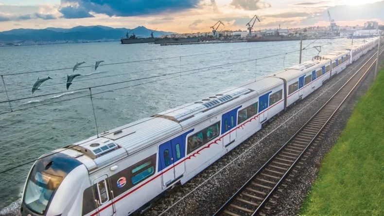 İzmir'de ulaşıma dev zam: İZBAN ve feribot fiyatları değişti