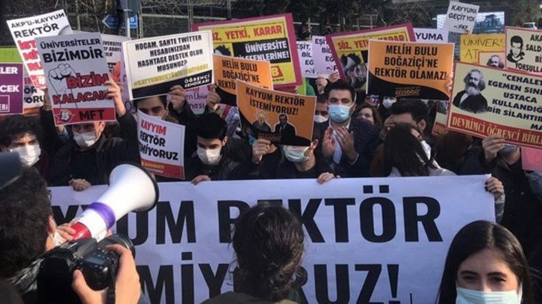 İzmir'de &uuml;niversite &ouml;ğrencilerine operasyon: 1 g&ouml;zaltı ve 18 &ouml;ğrenci hakkında yakalama kararı!