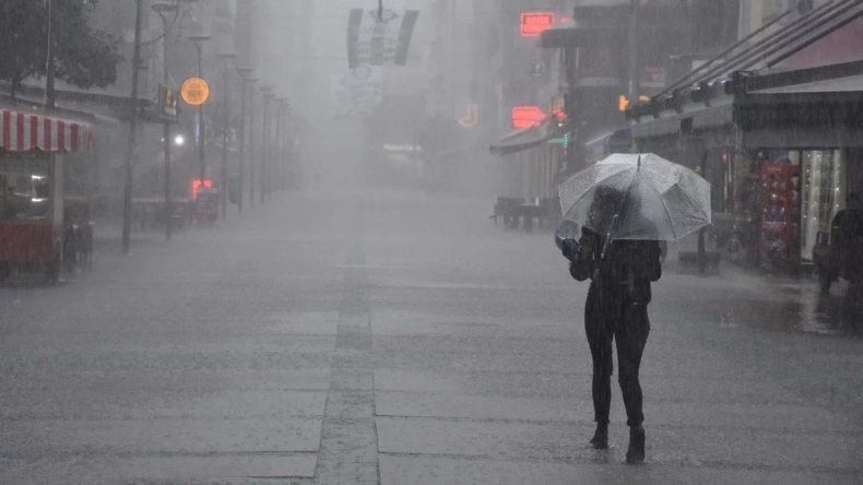İzmir'e sarı kod verildi: İ&ccedil;işleri Bakanlığı kuvvetli yağış i&ccedil;in uyardı