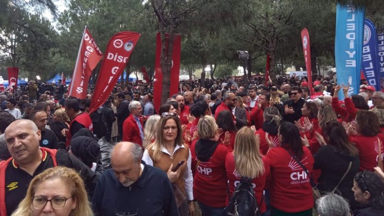 İzmirliler alanları doldurdu: Meslek Fabrikası bizim kalacak