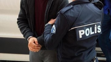 İzmir&rsquo;in kalbi Konak&rsquo;ta uyuşturucu deposu ortaya &ccedil;ıktı: 101 bin 520 hap ele ge&ccedil;irildi, 1 kişi tutuklandı