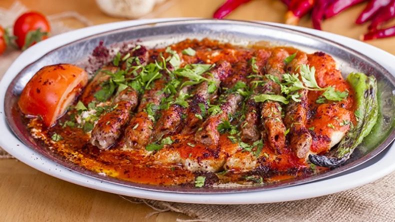 İzmir&rsquo;in tescilli lezzeti: Tire k&ouml;ftesini evde yapmanın p&uuml;f noktaları