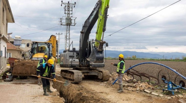 İzmir&rsquo;de 180 milyonluk dev yatırım: Torbalı, Menderes ve Sel&ccedil;uk&rsquo;ta su hatları baştan kuruluyor