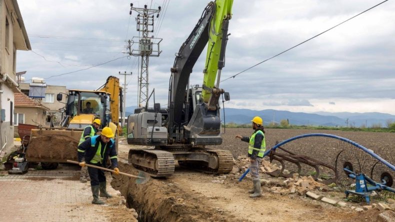 İzmir&rsquo;de 180 milyonluk dev yatırım: Torbalı, Menderes ve Sel&ccedil;uk&rsquo;ta su hatları baştan kuruluyor