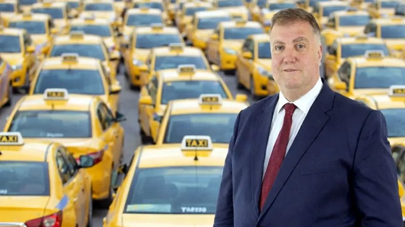 İzmir&rsquo;de B&uuml;y&uuml;kşehir&rsquo;in taksi ihalesine tepkiler s&uuml;r&uuml;yor: Esnaf odasından yeni a&ccedil;ıklama