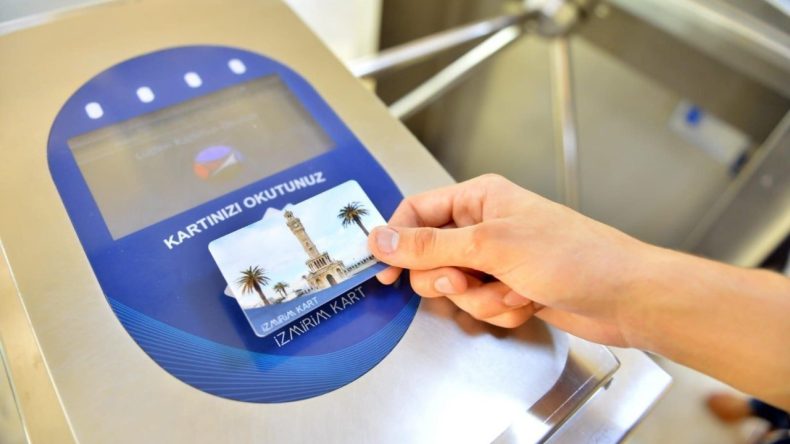 İzmir&rsquo;de toplu ulaşımın ger&ccedil;ek maliyeti ortaya &ccedil;ıktı: Vatandaş 11 TL &ouml;d&uuml;yor, maliyet 61 TL!