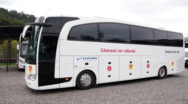 İzmir&rsquo;den başlayan &ouml;rnek proje: &lsquo;Gl&uuml;tensiz rota&rsquo; &ccedil;&ouml;lyak hastalarına konforlu seyahat deneyimi sunuyor