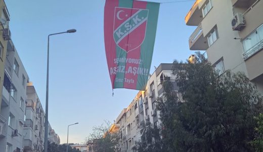 Karşıyaka'da Stat ve Play-Off Heyecanı: Semt Bayraklarla Donatıldı