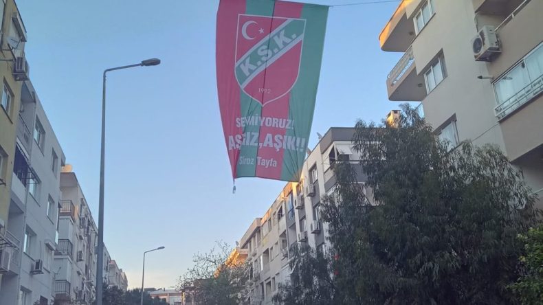 Karşıyaka'da Stat ve Play-Off Heyecanı: Semt Bayraklarla Donatıldı