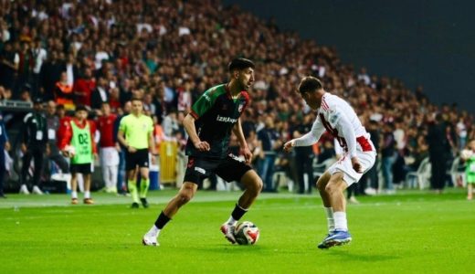 Karşıyaka'dan Play-Off'a Buruk Veda: Ayvalıkg&uuml;c&uuml;'ne Evinde Yenildi
