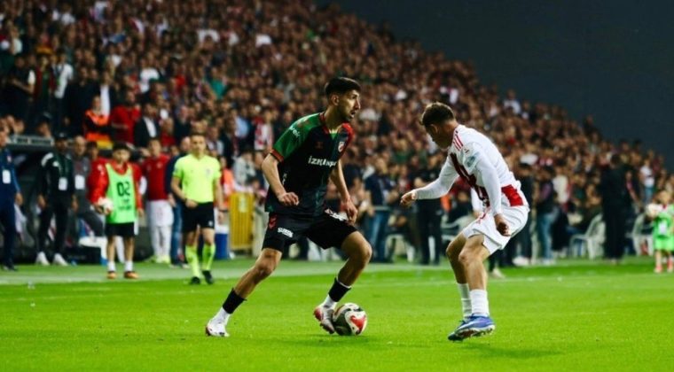 Karşıyaka'dan Play-Off'a Buruk Veda: Ayvalıkg&uuml;c&uuml;'ne Evinde Yenildi