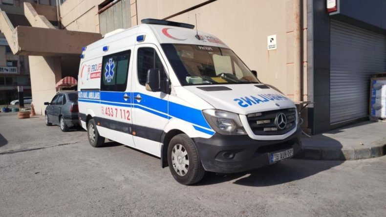 Kars&rsquo;tan İzmir&rsquo;e zamanla yarış: Gen&ccedil; kız ambulans u&ccedil;akla getirildi, karaciğer nakliyle hayata tutundu