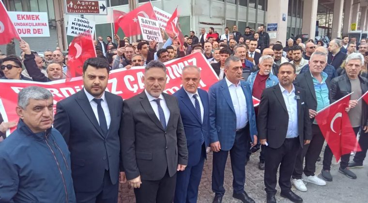 Kemeraltı Esnafı Kepenk Kapatacak: Katlı Otopark A&ccedil;ılsın!