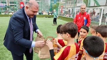 Menderes&rsquo;te 23 Nisan turnuvası: T&uuml;m takımlar şampiyon!