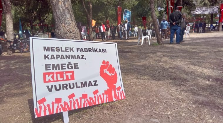 Meslek Fabrikası Direnişinde 5. G&uuml;n: Abluka S&uuml;r&uuml;yor, Eğitim A&ccedil;ık Alana Taşındı!