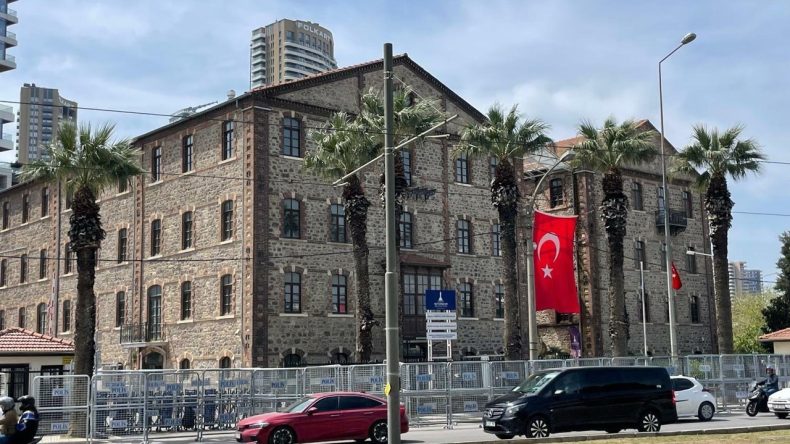 Meslek Fabrikası Tepkisi Devam Ediyor: Kalem, Bu S&uuml;re&ccedil;te Bir Rant Kavgası G&ouml;r&uuml;yorum