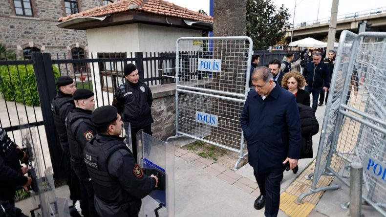 Meslek Fabrikası’nda tespit süreci başladı: Tugay heyetle birlikte içeri girdi