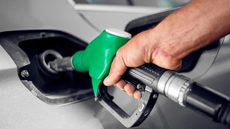 Motorine indirim geldi ama yeni zam yolda: İzmir'de tabelalar nasıl?