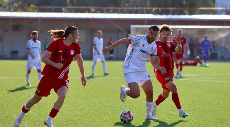 Play-Off turu ilk ma&ccedil;ında gol yok: Karşıyaka Ayvalıkg&uuml;c&uuml; Belediyespor'la berabere kaldı