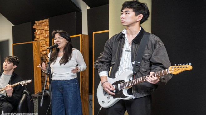 St&uuml;dyo K&uuml;lt&uuml;rpark Kazakistanlı m&uuml;zik grubuna kapılarını a&ccedil;tı