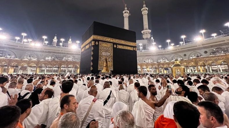 Umrede mağdur oldular: Tur şirketi iflas etti, yüzlerce kişi mahsur kaldı!