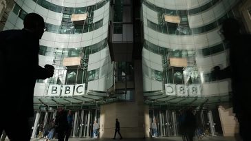 Yaklaşık 2 bin &ccedil;alışan işten &ccedil;ıkarılacak: BBC k&uuml;&ccedil;&uuml;lmeye gidiyor