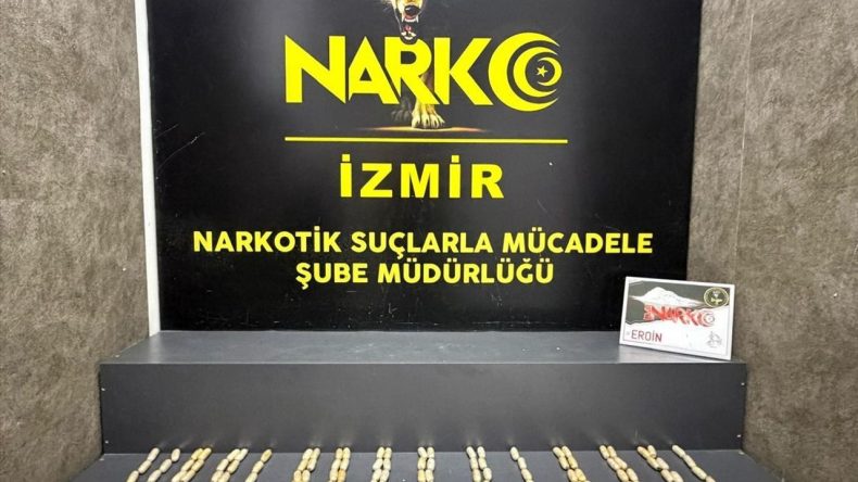 Yasaklı madde kapsüllerini midelerinde taşıyan 2 şüpheli tutuklandı