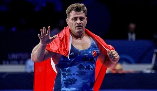 Yaşayan efsane Rıza Kayaalp'ten Arnavutluk'ta tarihi şampiyonluk