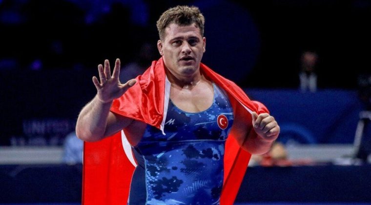 Yaşayan efsane Rıza Kayaalp'ten Arnavutluk'ta tarihi şampiyonluk