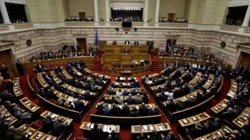 Yunanistan&rsquo;da g&uuml;ndem yolsuzluk: 13 vekilin dokunulmazlığı kaldırıldı!