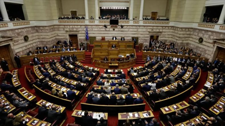 Yunanistan&rsquo;da g&uuml;ndem yolsuzluk: 13 vekilin dokunulmazlığı kaldırıldı!